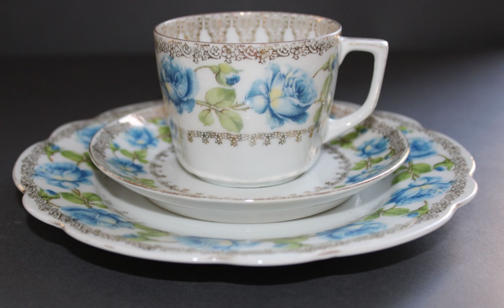 Tase/2 apakštasītes, porcelāns, MZ, Čehija