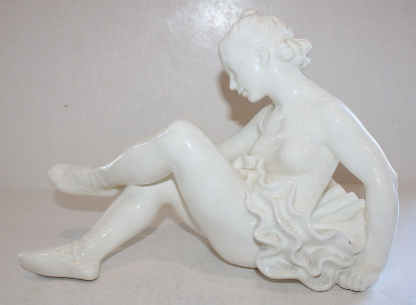 Balerīna, porcelāns, 21x30x18 cm, 60s