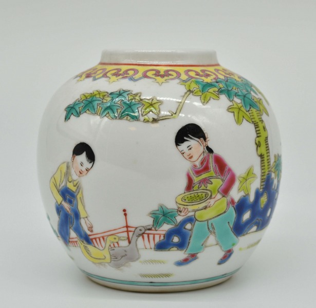 Китайская вазочка, ручная роспись, h 10 cm