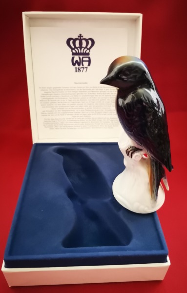 Фарфоровая статуэтка Ласточкa.Wagner&Apel, Germany.