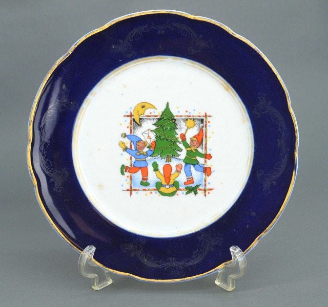 Фарфоровая тарелка Рождество. Автор Беатрис Карклиня. Диаметр 24 см.