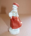 RPR - Dejotāja, 1960., porcelāns, h 11.5 cm Modeļa autors - L. Novožeņeca