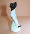 RPR - Dejotājs, 1960., porcelāns, h 11.5 cm Modeļa autors - L. Novožeņeca