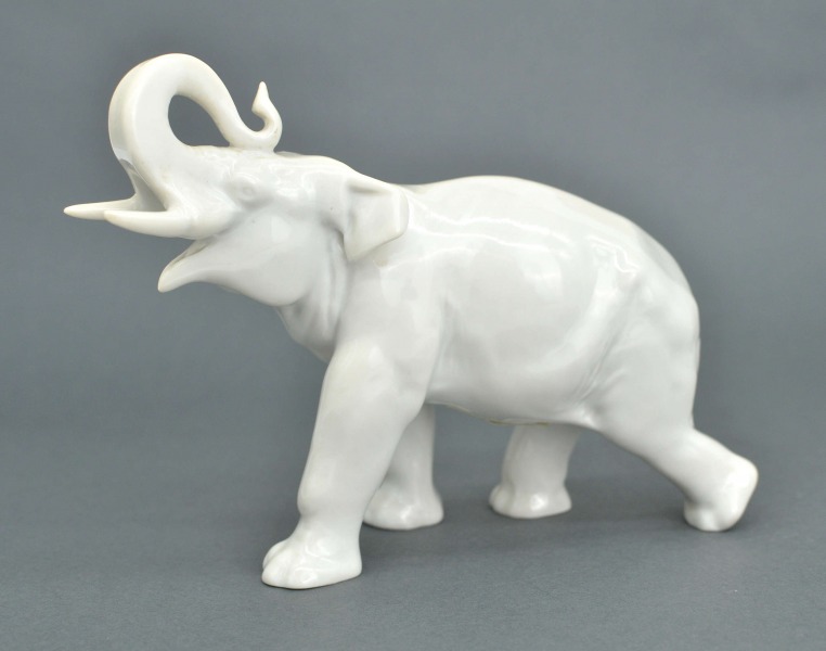 Elephant, 1954, porcelain, modeled by Vorobyov, h 13 cm