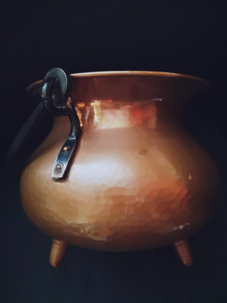 Антикварный медный контейнер для угля