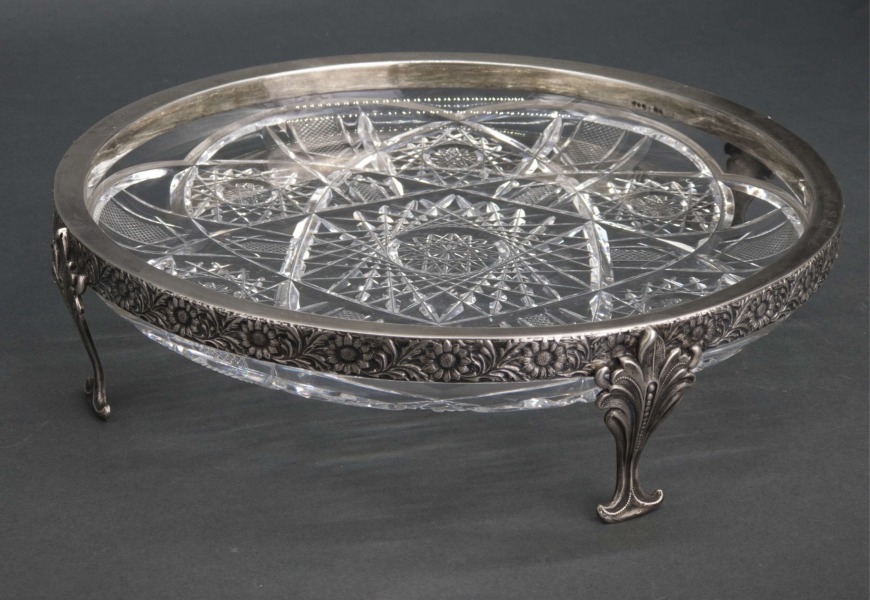 Хрустальное сервировочное блюдо с серебряной отделкой