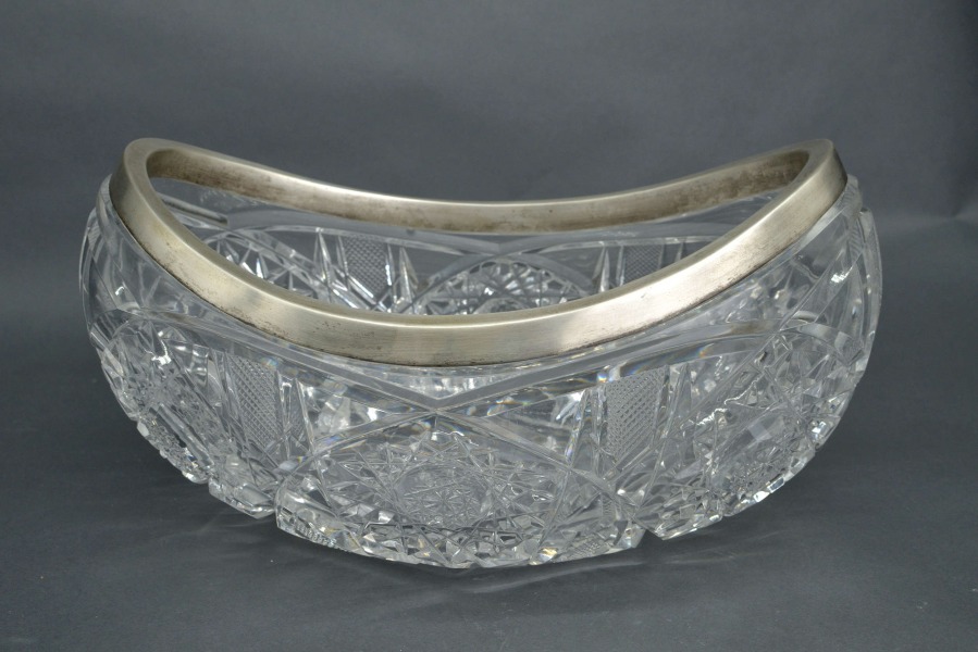 Большая хрустальная фруктовая ваза с серебряной отделкой