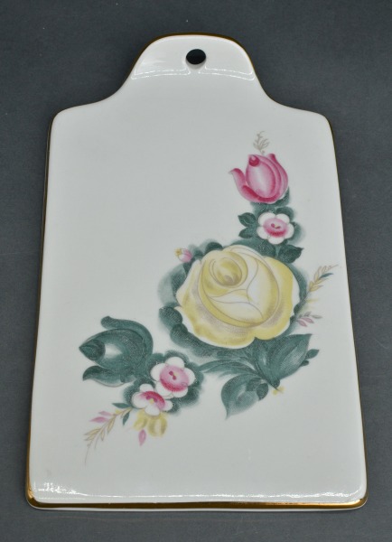 Фарфоровая тарелка для сыра