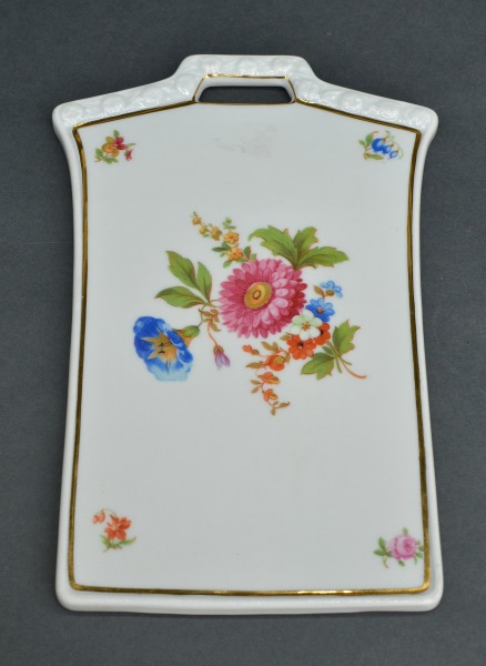 Фарфоровая тарелка для сыра