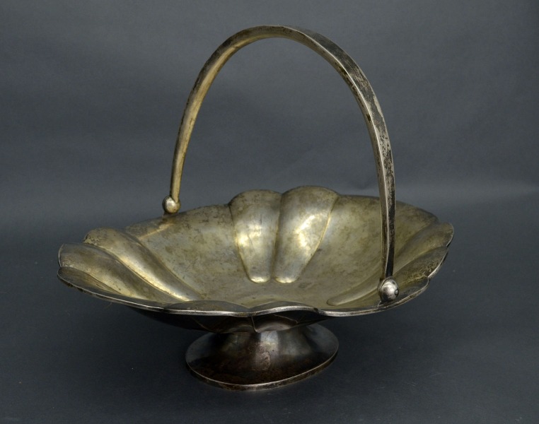 Серебряная фруктовница