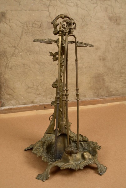 Brass fireplace accessory set. Height 56 ​​cm