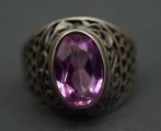 Серебряное кольцо с розовым камнем