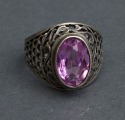 Серебряное кольцо с розовым камнем