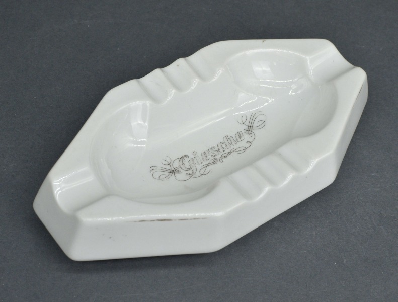 Art Deco pelnutrauks. Vācija. 4X19 cm