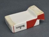 Pelnutrauks Marlboro. Eiropa. 4x6x10 cm