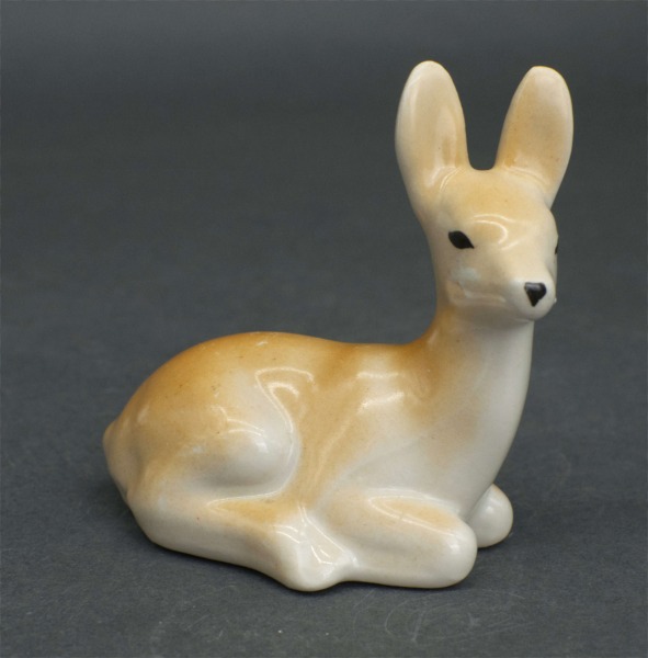Porcelāna figūriņa "Stirniņa"Latvija. Porcelāns, gleznojums. 7.5x7 cm