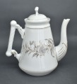 Tējkanna ar ziedu motīvu. Zeltījums. Francija. 22 cm