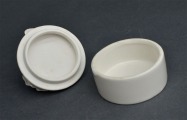 Dārglietu porcelāna trauciņš ar putniņiem. 7x7 cm