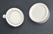Dārglietu porcelāna trauciņš ar putniņiem. 7x7 cm
