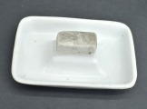 Kuzņecova pelnutrauks ar sērkociņu turētāju. Krievijas impērija. 11,5x7,5 cm
