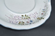 Kuzņecova porcelāna sevējamais šķīvis. Krievijas impērija Diametrs 36,5 cm