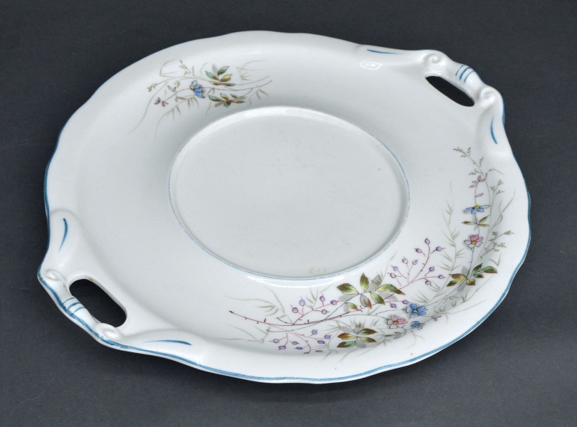 Kuzņecova porcelāna sevējamais šķīvis. Krievijas impērija Diametrs 36,5 cm