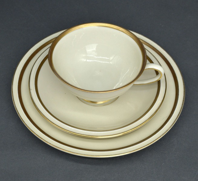 Kuzņecova ziloņkaula trio. 19,5 cm, 15,5 cm, 10 cm