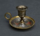 Metāla svečturis ar bronzu un rokturi. 6 cm