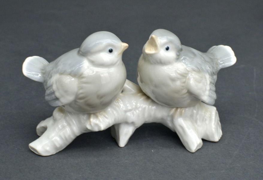 Porcelāna putniņi uz zara. Vācija. 8,5x14 cm