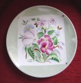 Decorative plate with flowers