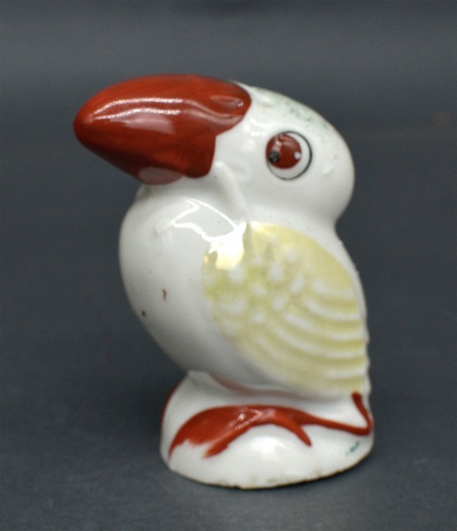 Porcelain salt shaker Bird. Jessen