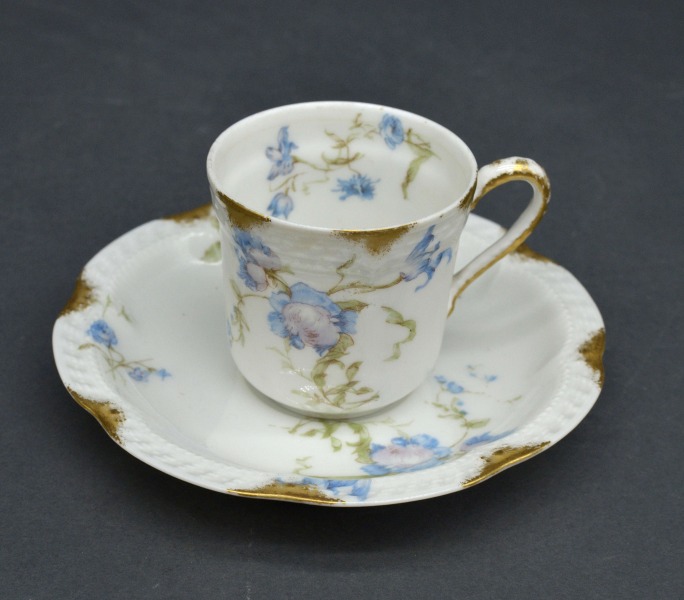 Porcelain cup and saucer. St. Petersburg. 5.5x5.5 cm. 12.5 cm