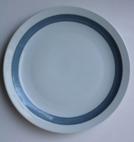 Plate with a blue edge. Porcelain, Bavaria, d 27 cm