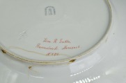 Porcelāna šķīvis pēc Romana Sutas meta