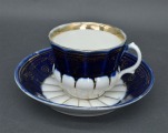 Kuzņecovs Krievija porcelāna tasīte ar apakštasi. 8 cm, 15 cm
