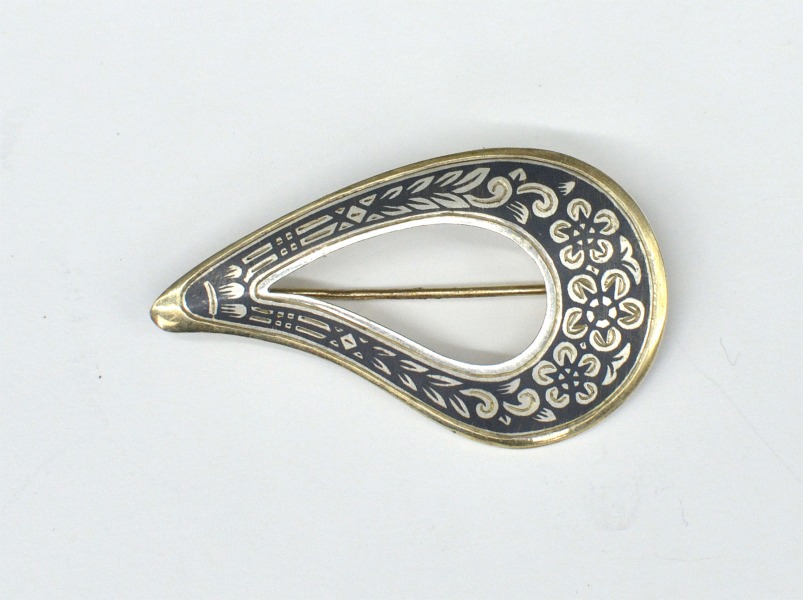 Sudraba broša ar melnējumu. Prove 925. 5x2,7 cm. Svars 5,82 g