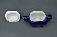 Zilā kobalta cukura trauciņš ar vāciņu. Ar dekolu. Augstums 10 cm
