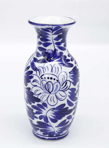  Vase. Porcelain, height 21.5 cm