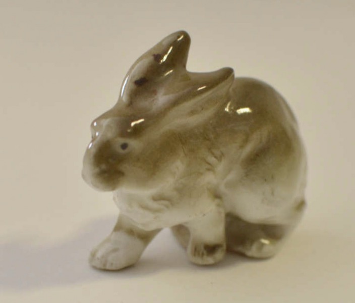 Фарфоровая статуэтка зайца. Германия. 3,5х5х25 см.