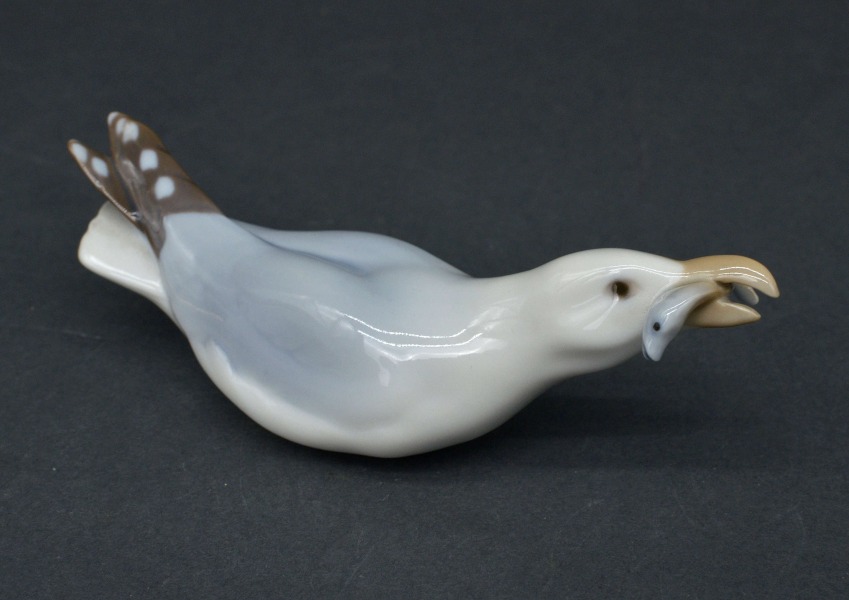 Porcelain kayak. Denmark. Length 14 cm