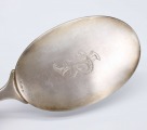 Rokas spogulis. Sudrabs 875. 28x9,5 cm. Ar iepakojumu - D. Gordons, Rīgā.