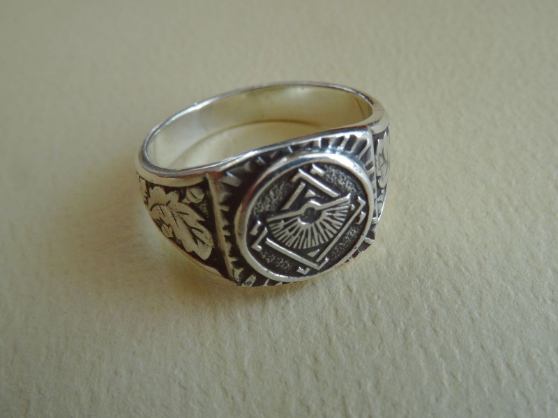 Silver ring. Purity 925, weight 7.73 g.