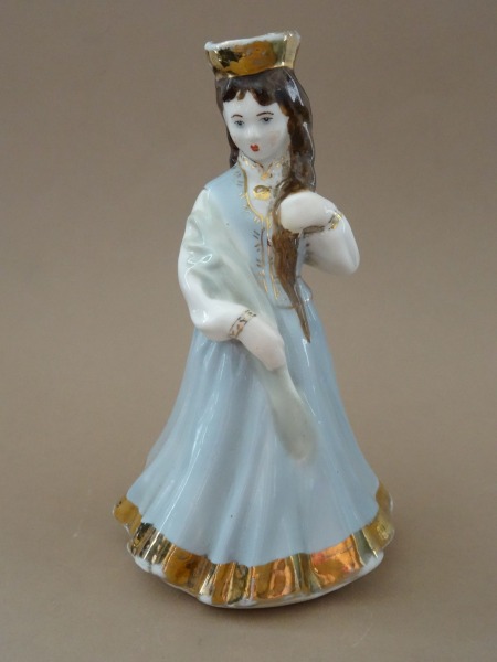 RPF - Folk girl. Porcelain, model by R. Karkunova, 1960, h 14.5 cm