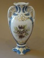 Royal Dux Bohemia - Vāze, porcelāns, ar iniciāļi L.