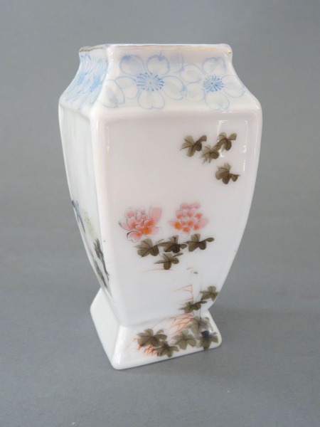Japāņu porcelāna vāze 9x4,5x4,5 cm
