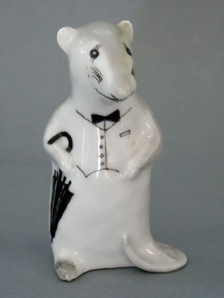 Rat with umbrella, porcelain, h 8.5 cm, with author's initials
