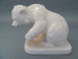RPF – Lācis ar bumbu, porcelāns, 1950.ie gadi, h 9,5 cm