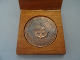 Настольная медаль - Латвийское речное пароходство. В деревянной коробке