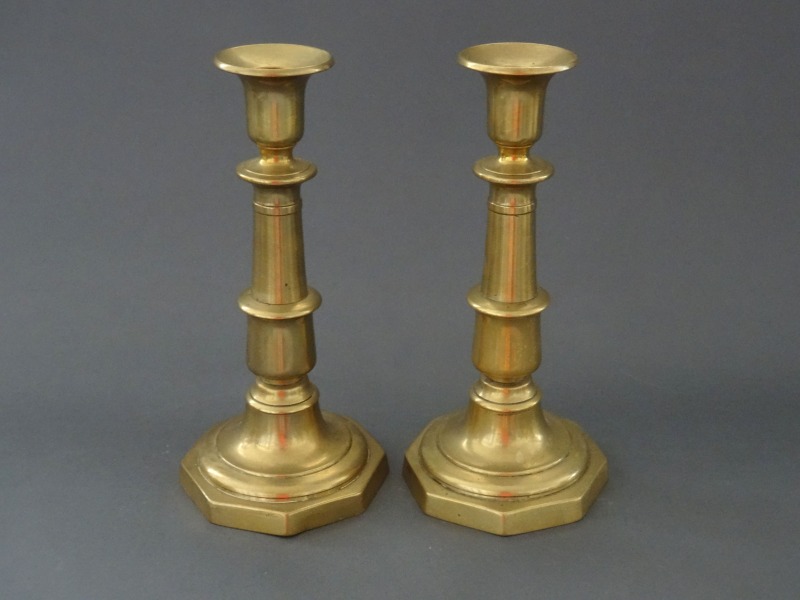 Bronze candlestick pair, h 22 cm
