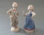 PFF Rīga - Tautumeita ar tautudēlu. Modeļa autors - L. Novožeņeca. Porcelāns, 1950-tie